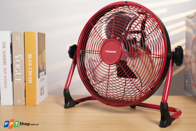 Đánh giá quạt sạc tích điện Tiross TS9178 4