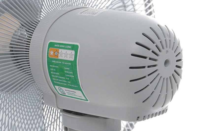 Đ&aacute;nh gi&aacute; quạt treo tường Toshiba F-WSA20(H)VN 5
