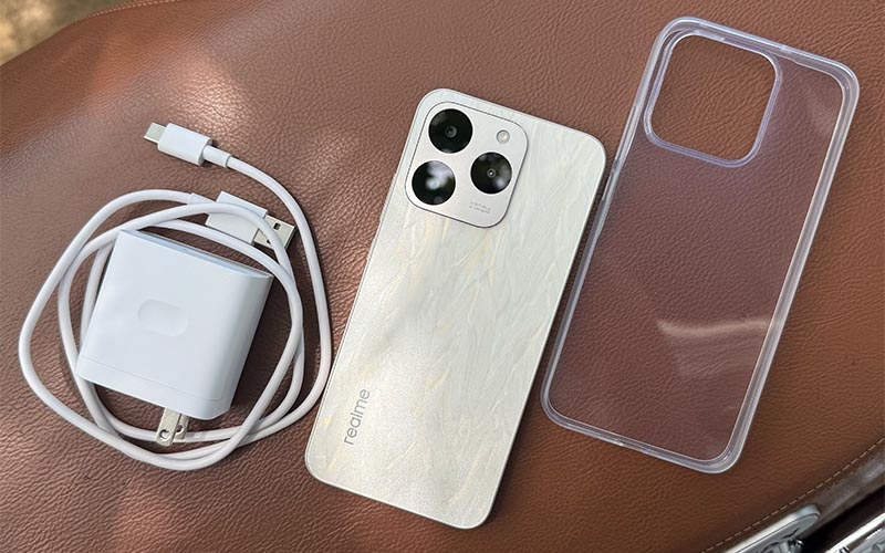 Đánh giá realme 15T 5G - hình 2