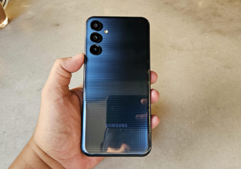Đánh giá Samsung Galaxy M15 5G - hình 2