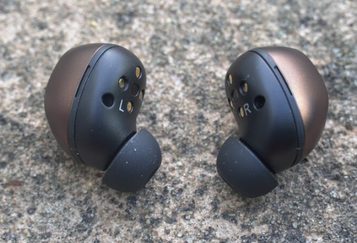 danh-gia-sennheiser-momentum-true-wireless-5-2.png