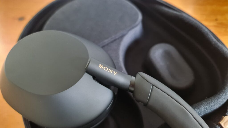 Đánh giá tai nghe Sony WH-1000XM5 - hình 2