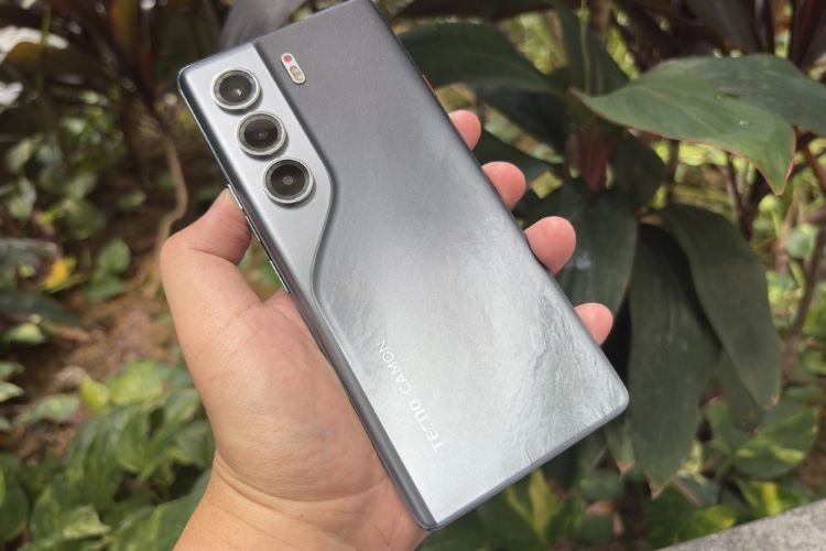 danh-gia-tecno-camon-40-pro (5).jpg