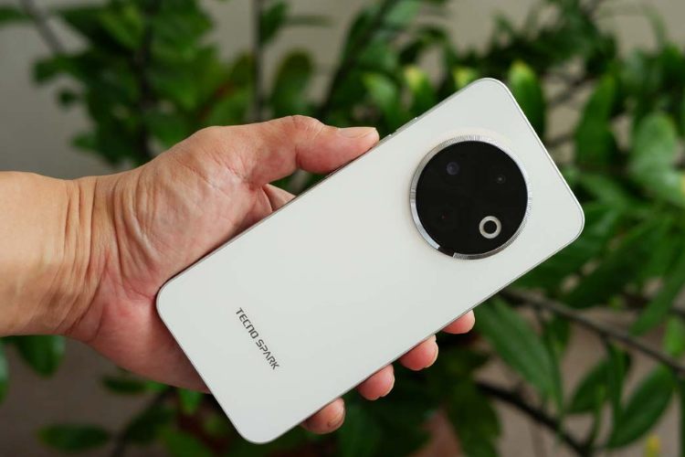Đánh giá Tecno Spark 30C 4