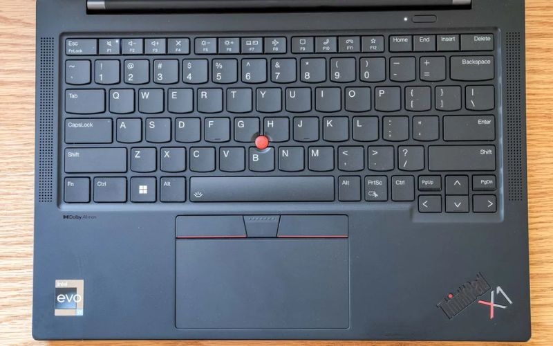 Đánh giá ThinkPad X1 Carbon Gen 11 về thiết kế
