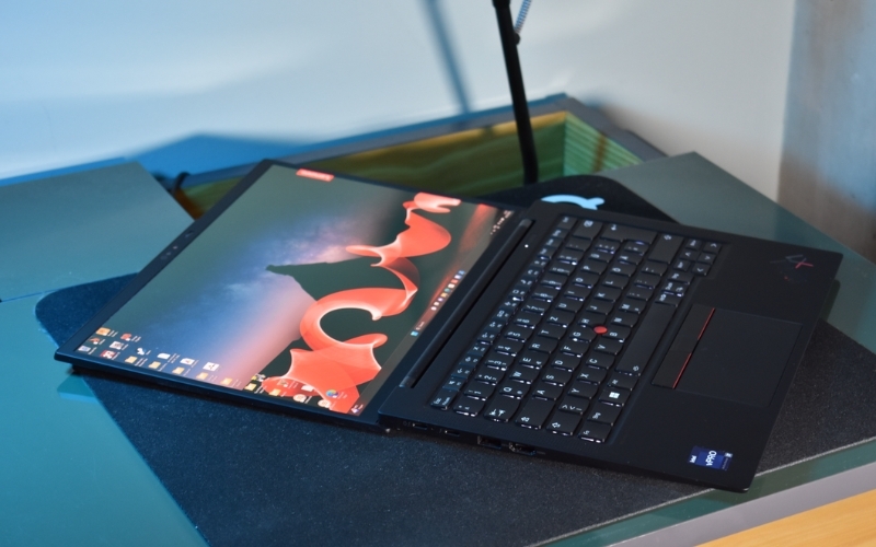 Có nên mua ThinkPad X1 Carbon Gen 11