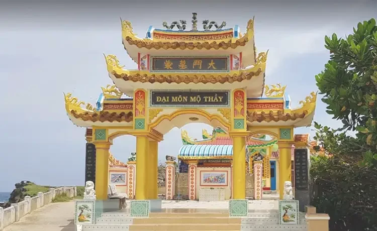 Dinh Thầy Nại - Đảo Phú Quý