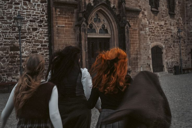 dark academia (ảnh 1)