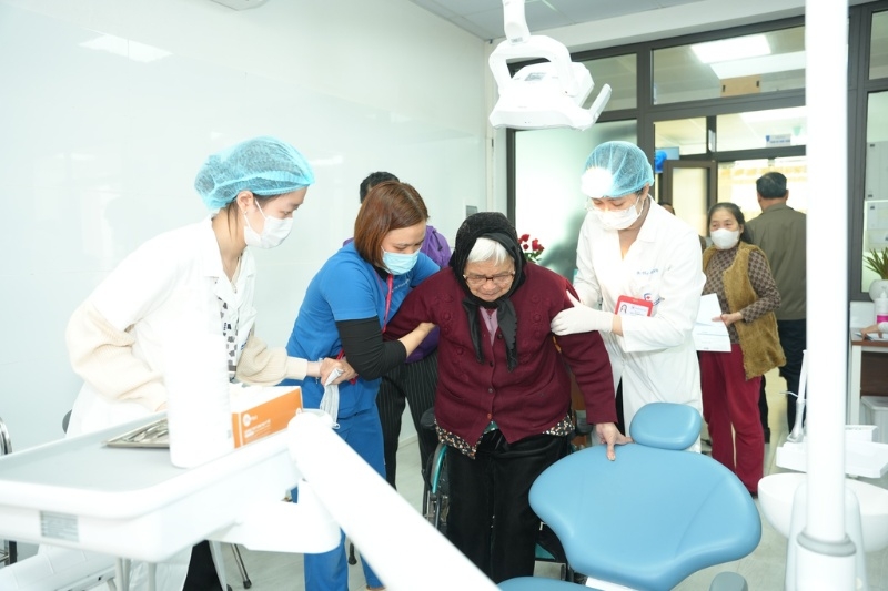 đặt lịch khám theo yêu cầu ở bệnh viện Đại học Y Hà Nội 4