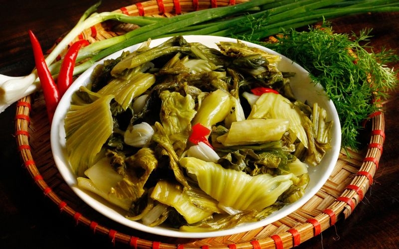 Sơ chế dưa chua