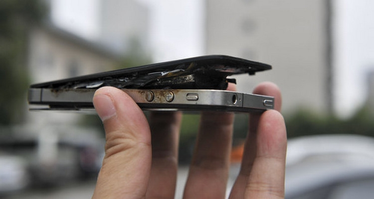 Dấu hiệu smartphone dễ cháy nổ ảnh 3