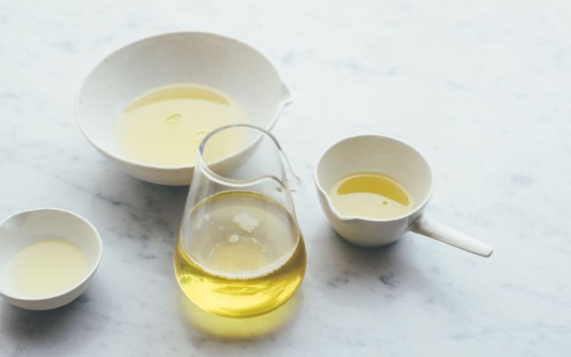 Cách sử dụng dầu mắc ca