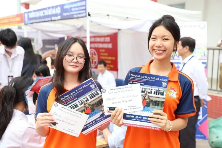 de-an-tuyen-sinh-dai-hoc-thu-do-ha-noi-2025 (6).jpg