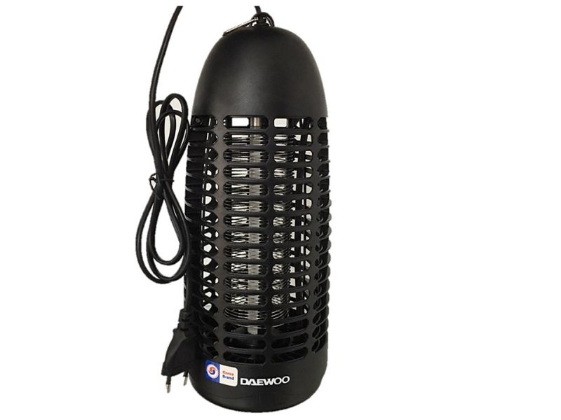 Đèn bắt muỗi Daewoo sở hữu thiết kế nhỏ gọn