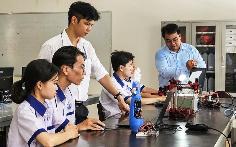 điểm chuẩn đại học kỹ thuật công nghệ cần thơ 2025 (ảnh 4)