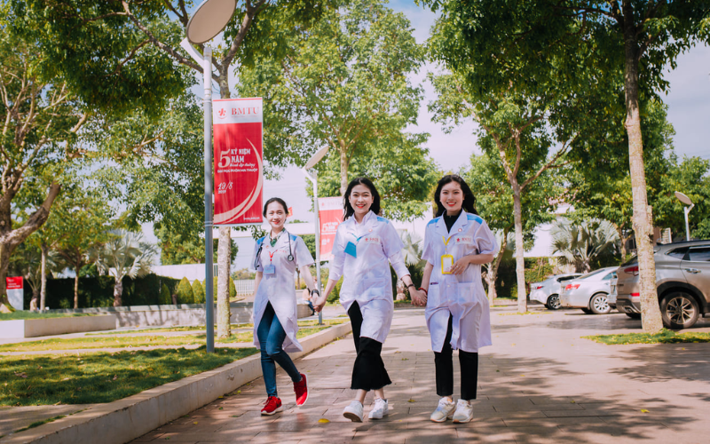 điểm chuẩn đại học y dược buôn ma thuột 2025 (ảnh 6)