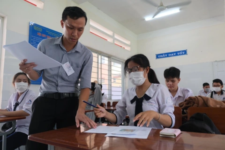 điểm chuẩn là gì 6