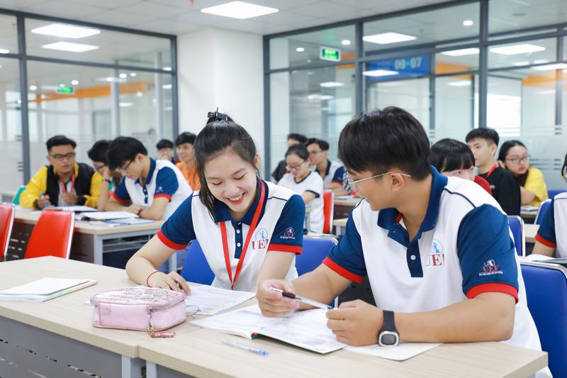 Điểm chuẩn Trường Đại học Kinh tế - Tài chính TPHCM 2026 3