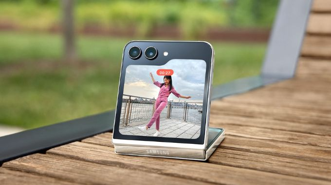Điện thoại gập camera chụp có đẹp không - hình 5