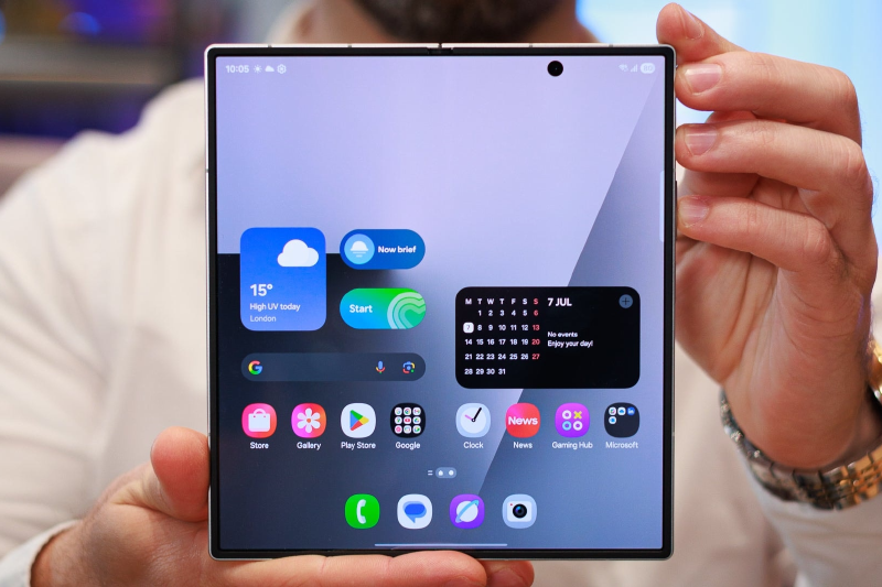 Điện thoại gập hỗ trợ 5G và esim không? - hình 7