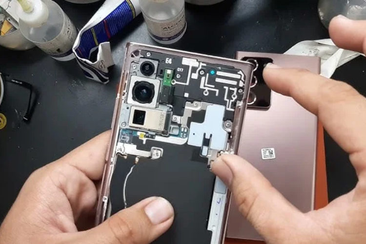 Điện thoại gập sửa chữa có tốn kém không hình 4