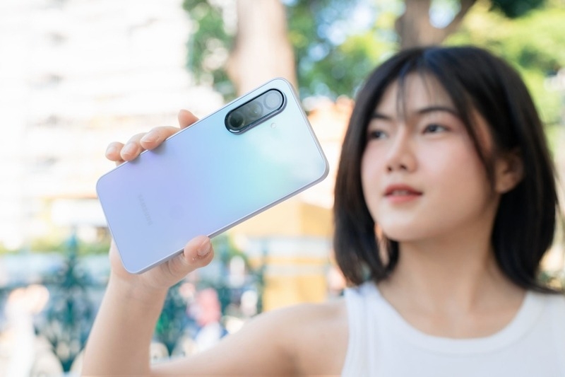 điện thoại tầm trung 2025 1