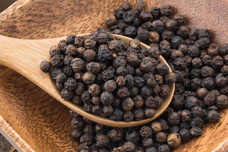 Độ ẩm của hạt tiêu bao nhiêu? Chia sẻ cách bảo quản hạt tiêu đảm bảo chất lượng