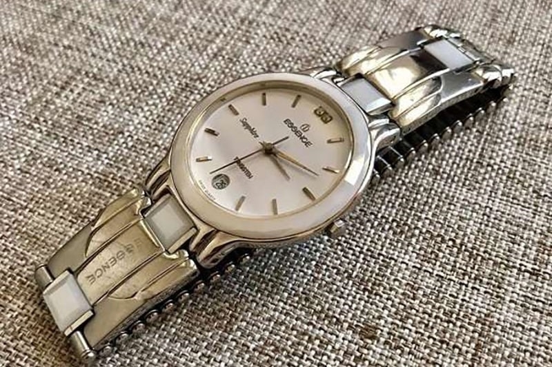 Đồng hồ Essence 1