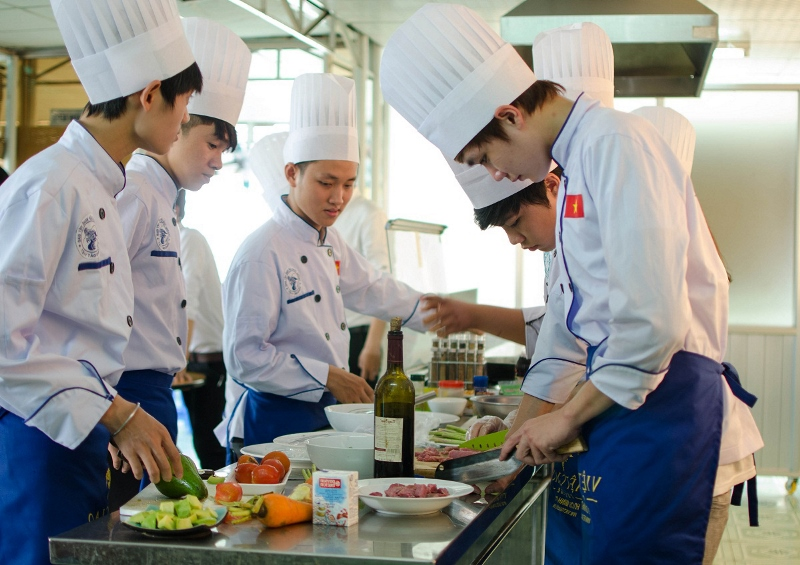 Du học nghề và học đại học nên chọn cái nào 5