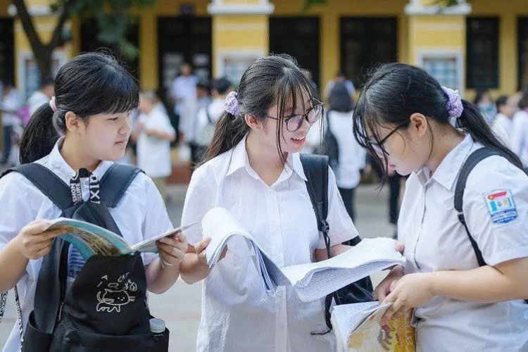 Dự kiến điểm chuẩn đại học 2025 tăng hay giảm hình 3