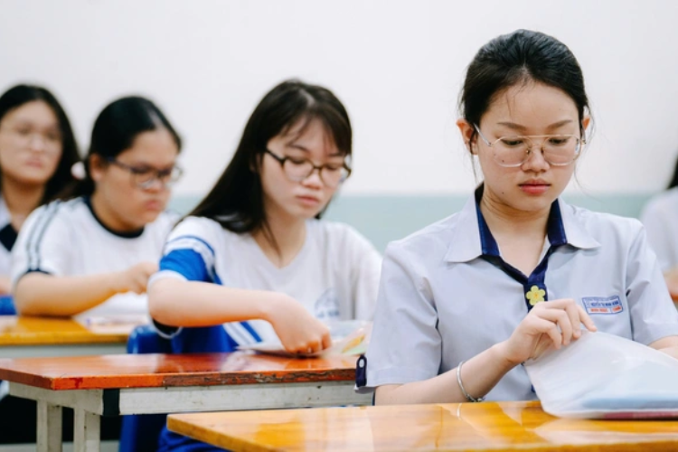 Dự kiến điểm chuẩn đại học 2025 tăng hay giảm hình 6