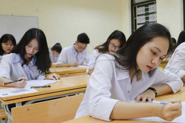 Dự kiến điểm chuẩn đại học 2025 tăng hay giảm hình 7