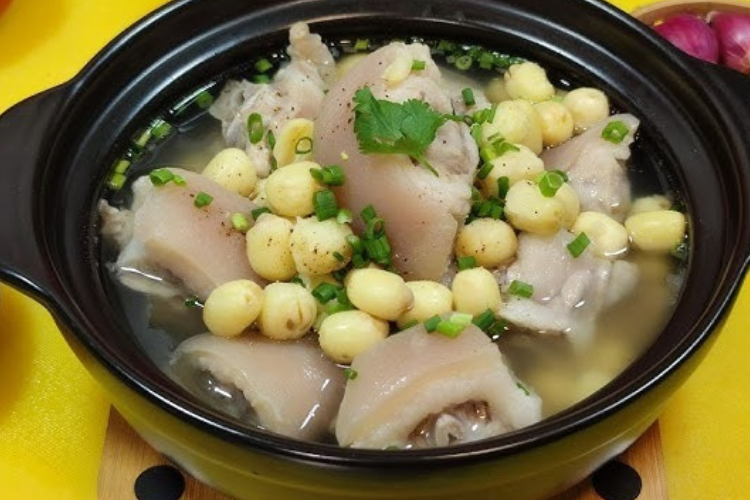 cách nấu đuôi heo hầm hạt sen (ảnh 7)