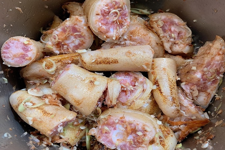 Đuôi heo nấu rựa mận (Hình 4)