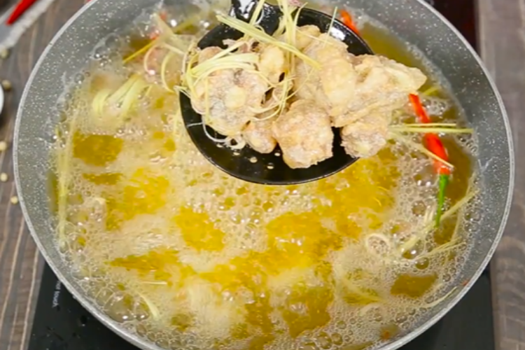 đuôi heo rang muối 5