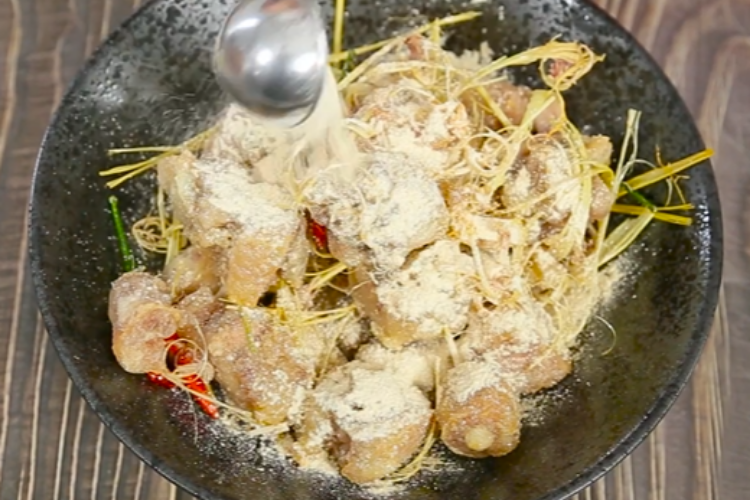 đuôi heo rang muối 3