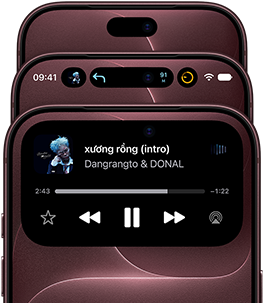 3 chiếc iPhone 18 Pro màu Đỏ Burgundy được xếp thành hình quạt xòe ra để hiển thị Dynamic Island ở các chế độ khác nhau: tắt, được thu nhỏ, được phóng to