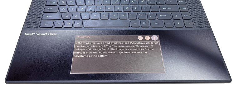 E Ink biến touchpad laptop thành thiết bị đọc sách cho ứng dụng AI