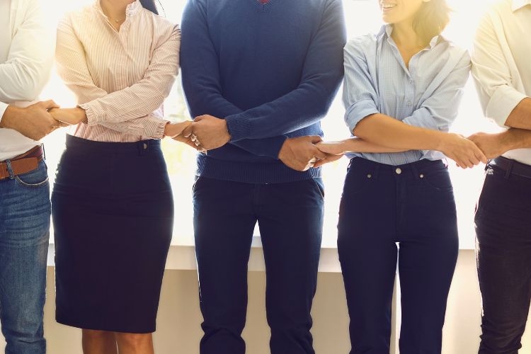 employee relations (ảnh 5)