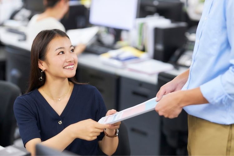 employee relations (ảnh 8)