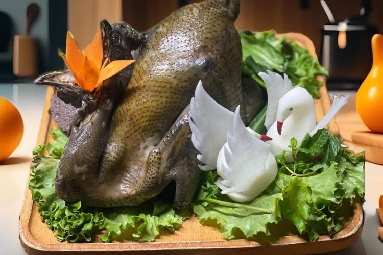 Cách nấu gà ác luộc sả thơm ngon, bổ dưỡng, tốt cho sức khỏe đơn giản tại nhà