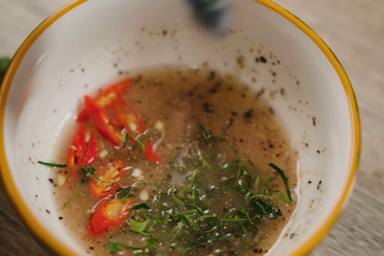 gà bọc giấy bạc hấp muối 6