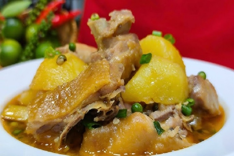 gà kho khoai tây 3