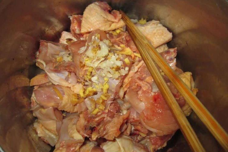 Gà nấu rượu nếp hình 4