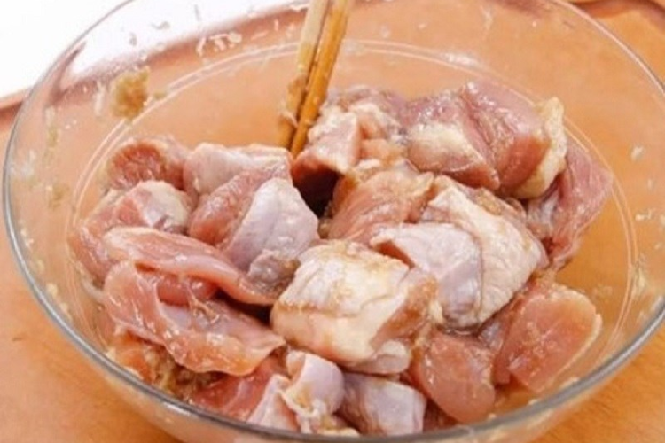 gà nấu xí muội hình 4