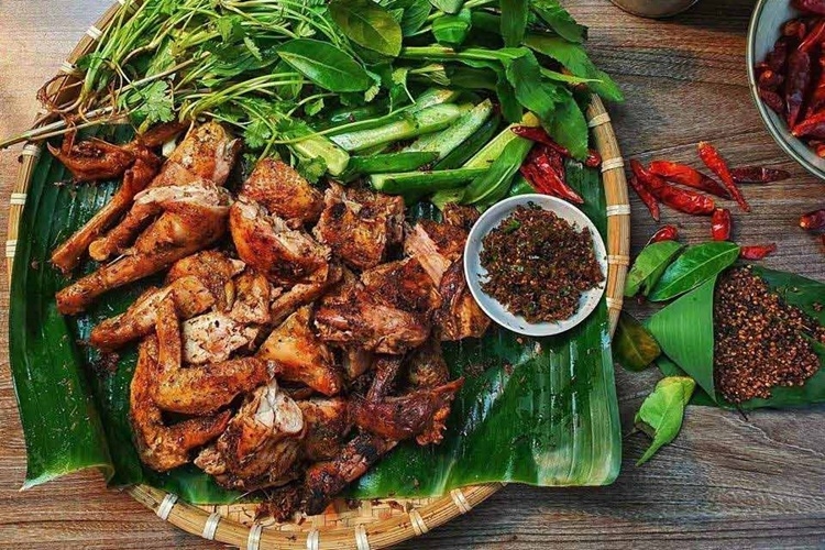 gà nướng lá mắc mật 1