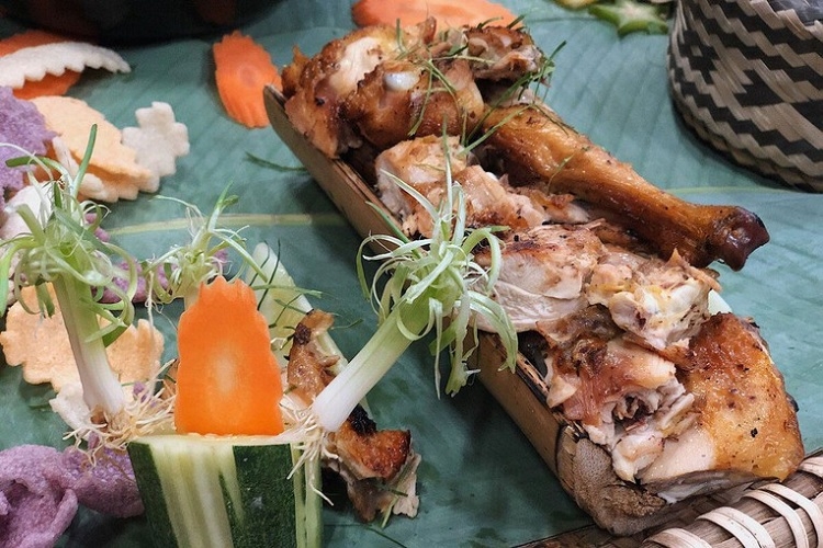 gà nướng ống tre