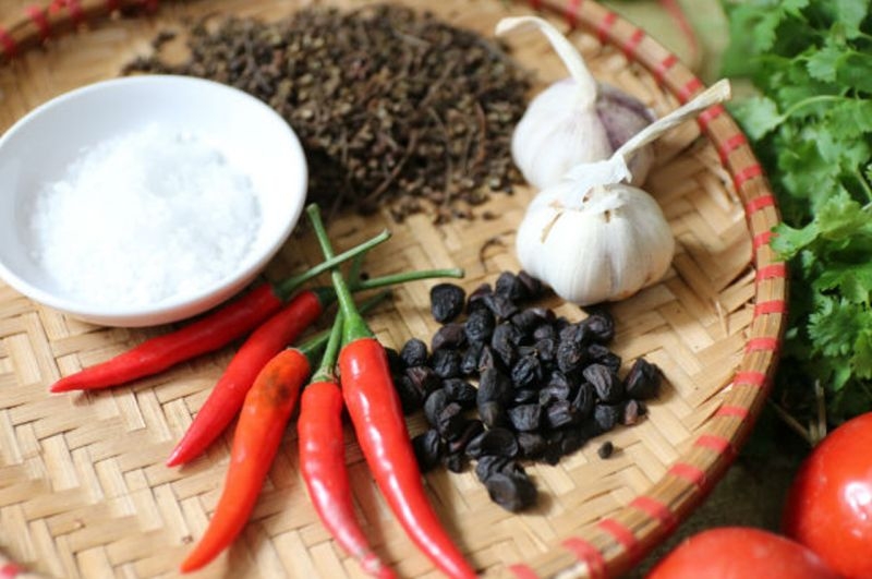 gà nướng Tây Bắc chấm chẩm chéo 3