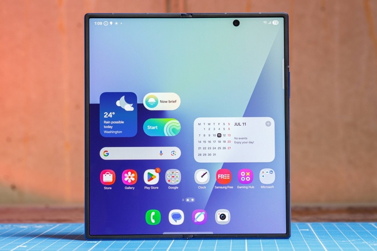 Galaxy Z Fold8 lộ thông tin về màn hình và pin