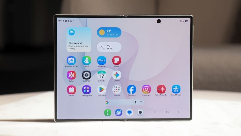 Galaxy Z Fold 8 thiết kế màn hình bo góc mềm mại
